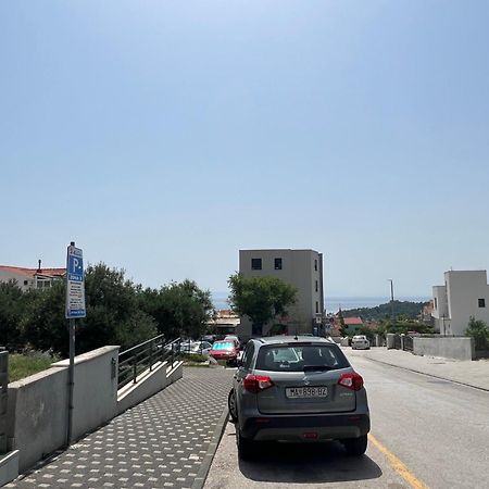 Apartment Lucija - Cozy Flat In The City Center With A Sea View & Parking Макарска Экстерьер фото