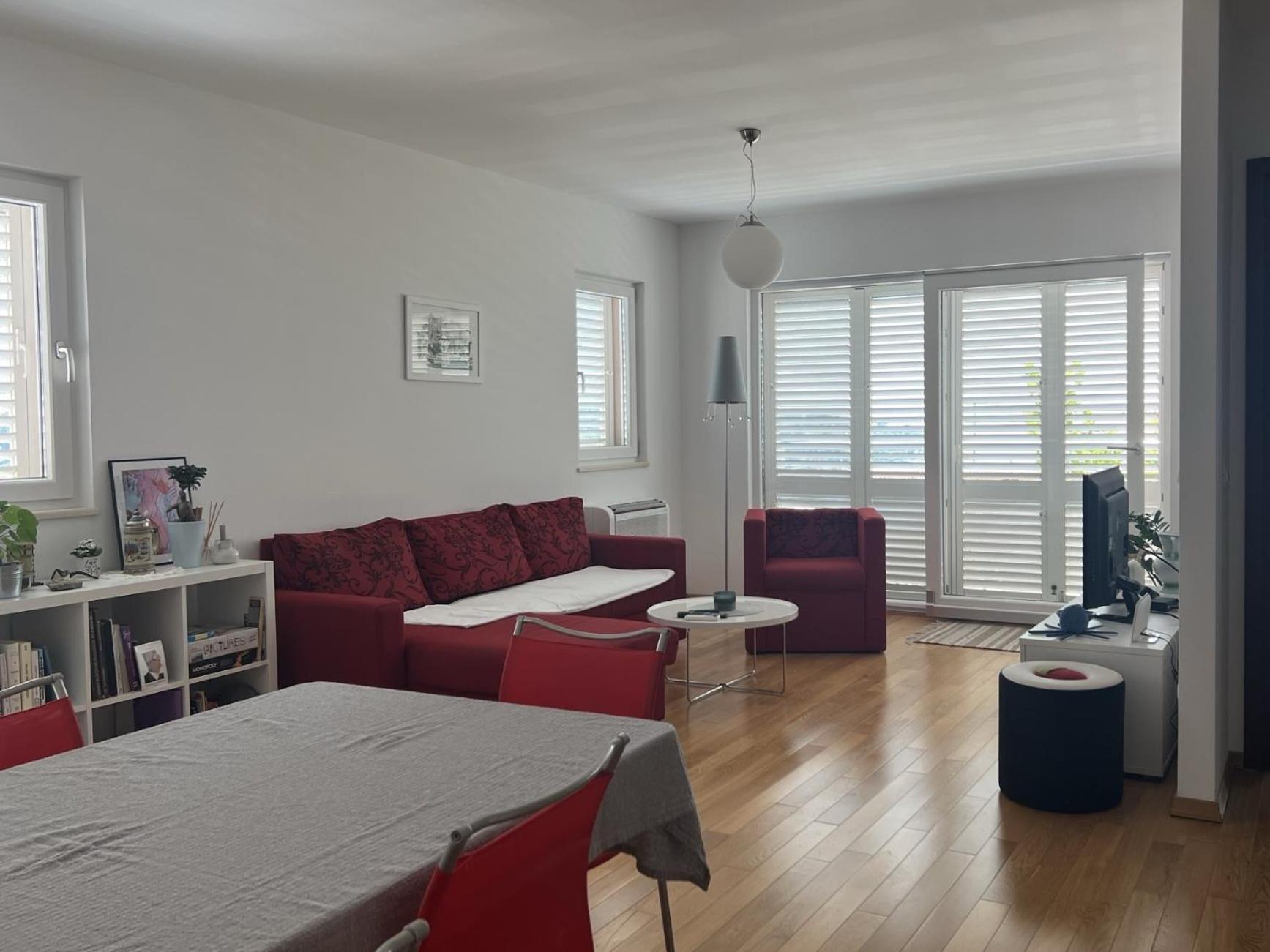 Apartment Lucija - Cozy Flat In The City Center With A Sea View & Parking Макарска Экстерьер фото