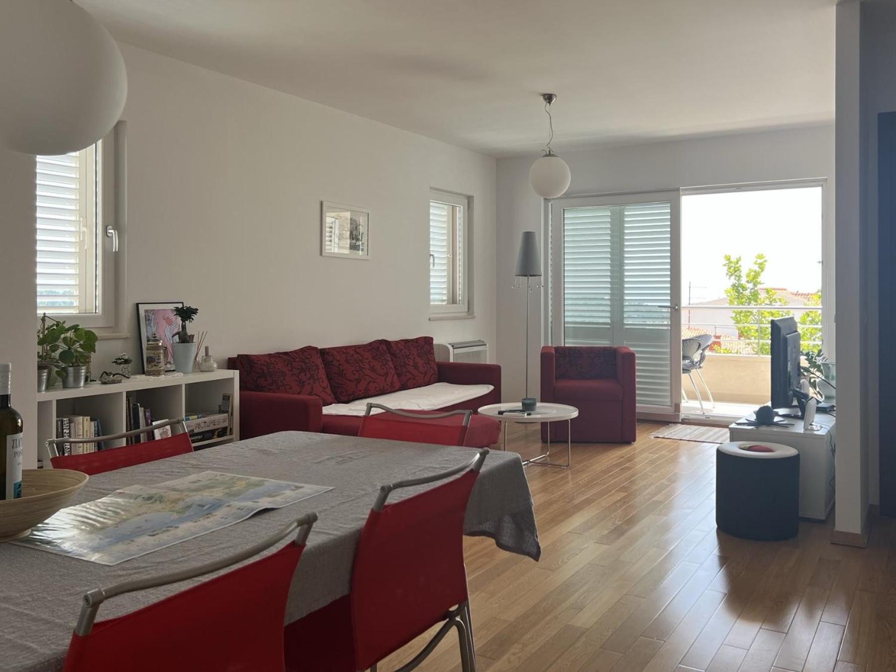 Apartment Lucija - Cozy Flat In The City Center With A Sea View & Parking Макарска Экстерьер фото