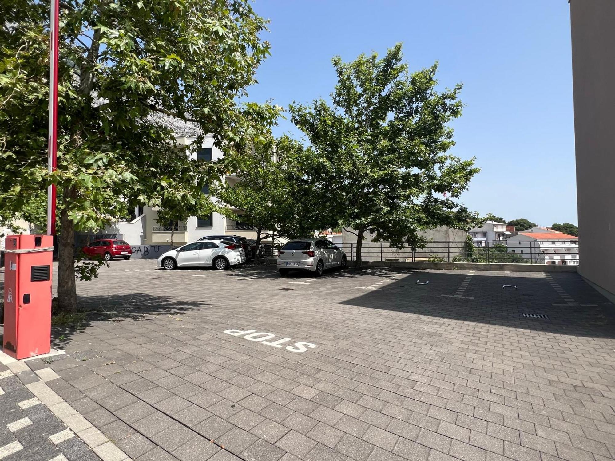 Apartment Lucija - Cozy Flat In The City Center With A Sea View & Parking Макарска Экстерьер фото